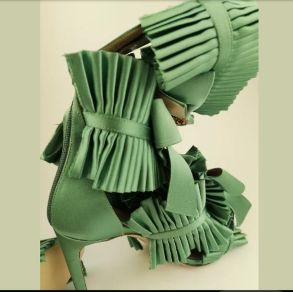 NIB$1250 Fausto Puglisi Pleated Bow Gladiator Heel - Picture 7 of 8